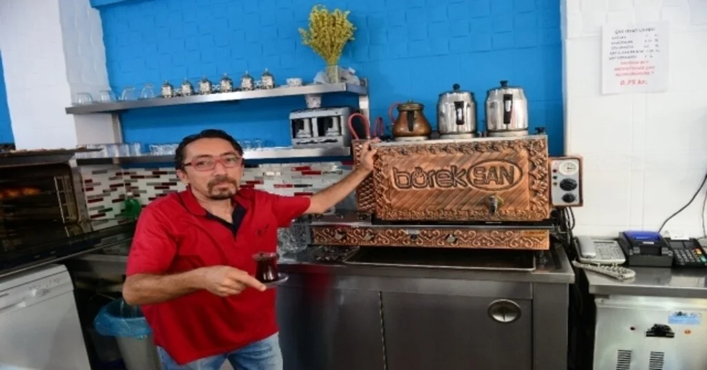 Kumlucalı Esnaf, Kibarlığa Göre Çay Fiyatı Belirledi