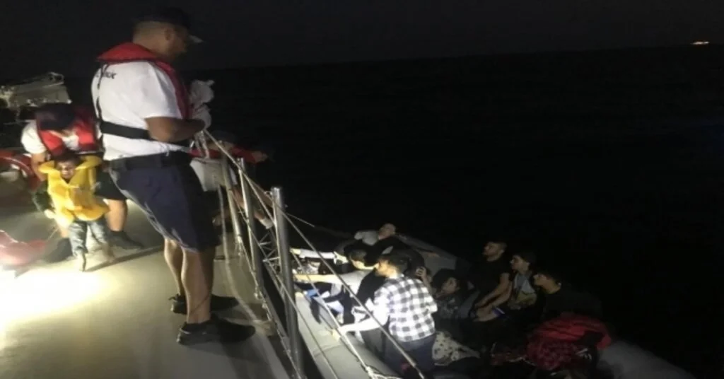 Kuşadasında 2 Operasyonda 56 Düzensiz Göçmen Yakalandı