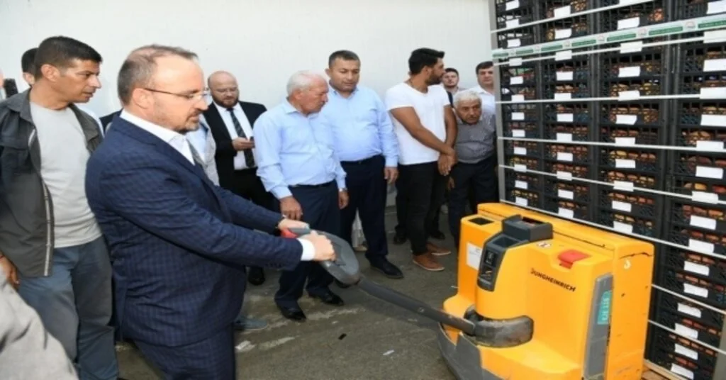Lapsekide Bölgenin En Büyük Soğuk Hava Deposu Açıldı