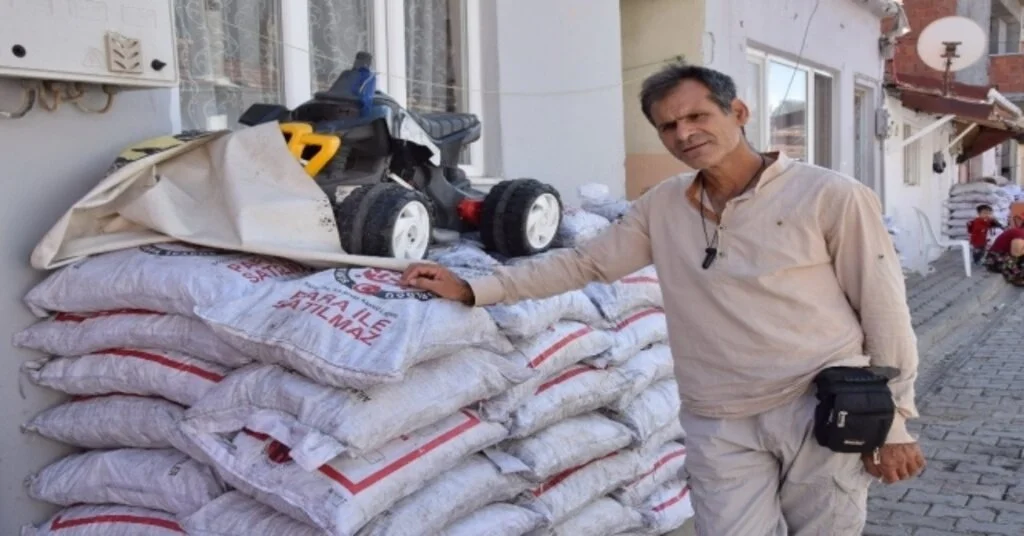 Lapsekide Yoksullara 450 Ton Kömür Dağıtılacak