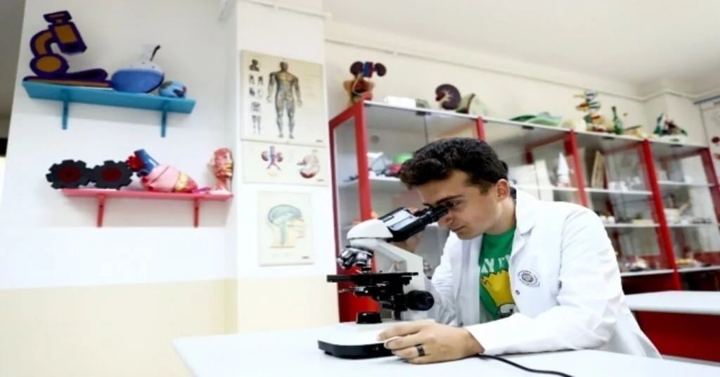 Lösemiyi Yendi Şimdi Lösemi Hastaları İçin Doktor Olacak