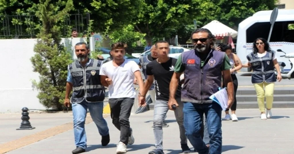 Manavgatta Hırsızlık Şüphelileri Yakalandı