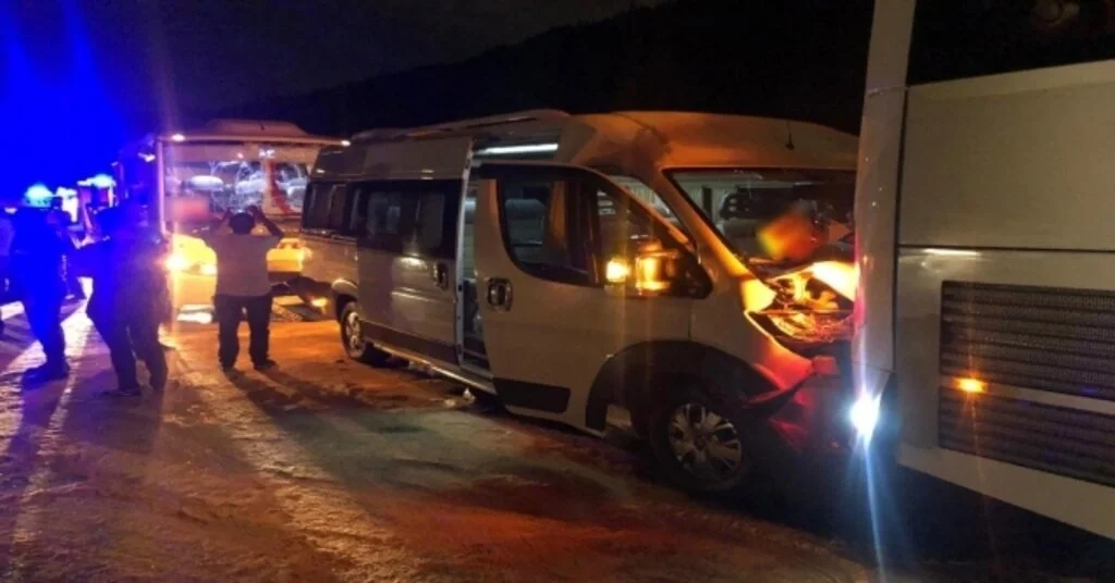 Manisada İşçi Servisleri Çarpıştı: 23 Yaralı