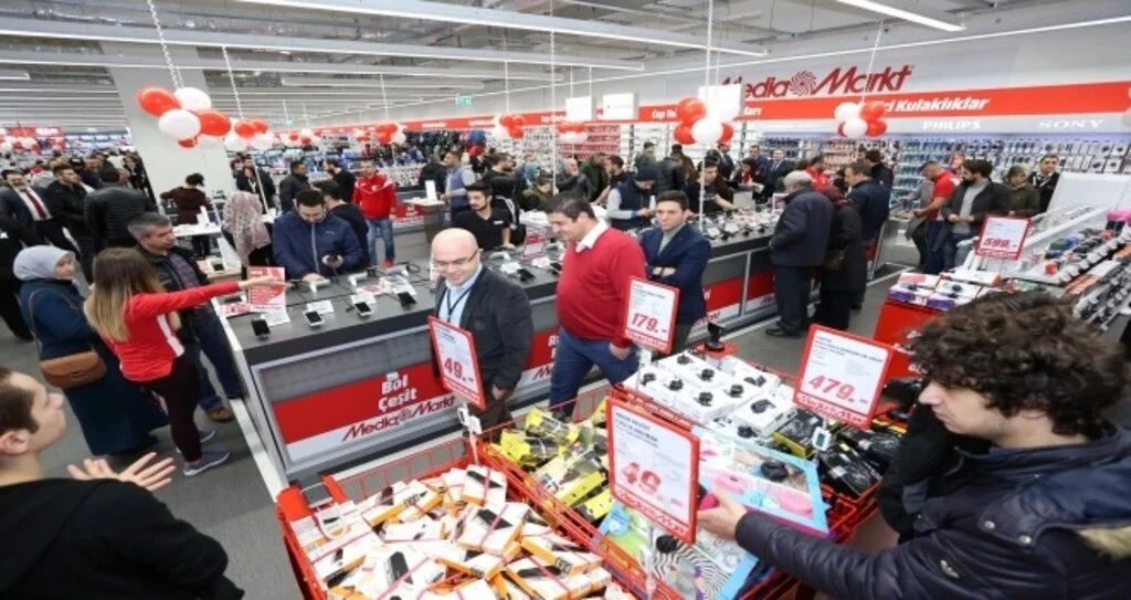 MediaMarkt Depoları Boşaltıyor, Yetişen Kazanıyor!