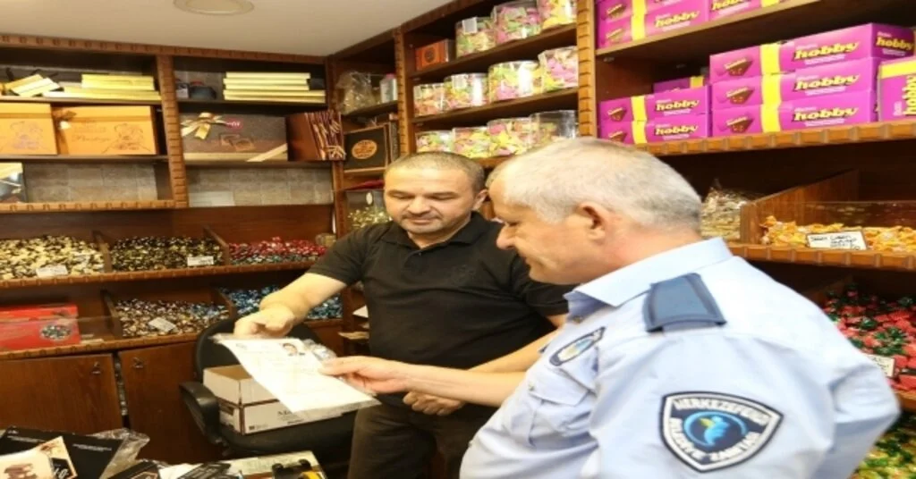 Merkezefendide Bayram Öncesi Zabıtalar Denetimi Artırdı