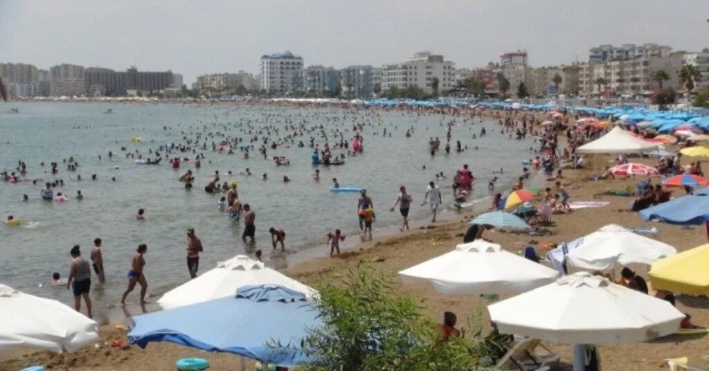 Mersin Sahillerinde Bayram Yoğunluğu