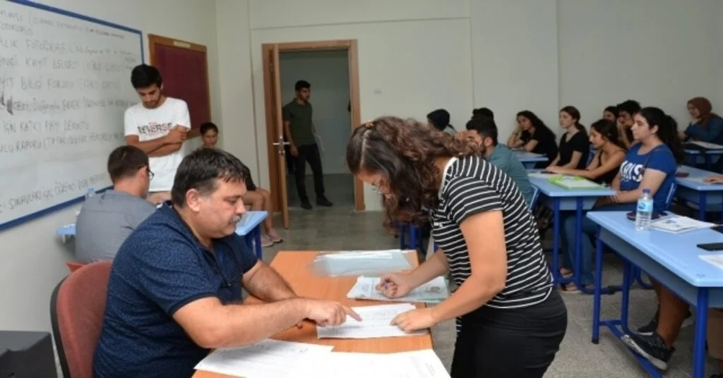 Mersin Üniversitesinde Kayıtlar Devam Ediyor