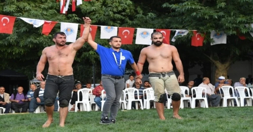Mersinde Karakucak Güreşleri Başladı