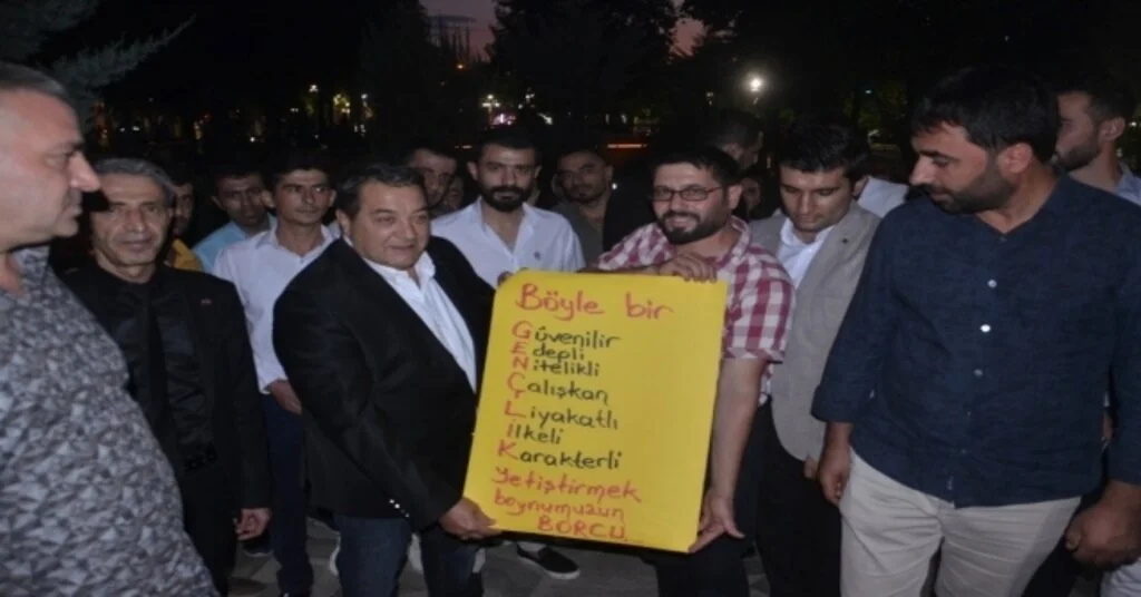 Mhpli Fendoğlu Gençlerle Sohbet Etti