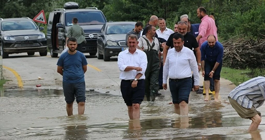 Milletvekili Köktaş Fındık İçin Paçalarını Sıvadı!