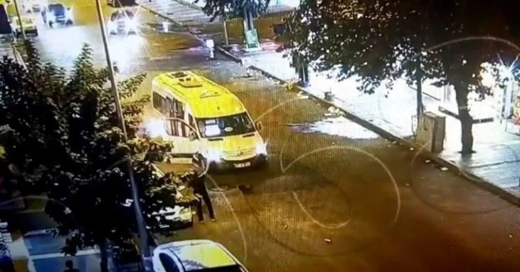 Minibüse Molotof Atılma Anı Kamerada