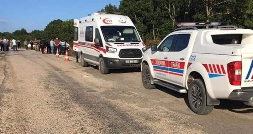 Motosiklet kazasında 2  kişi hayatını kaybetti 