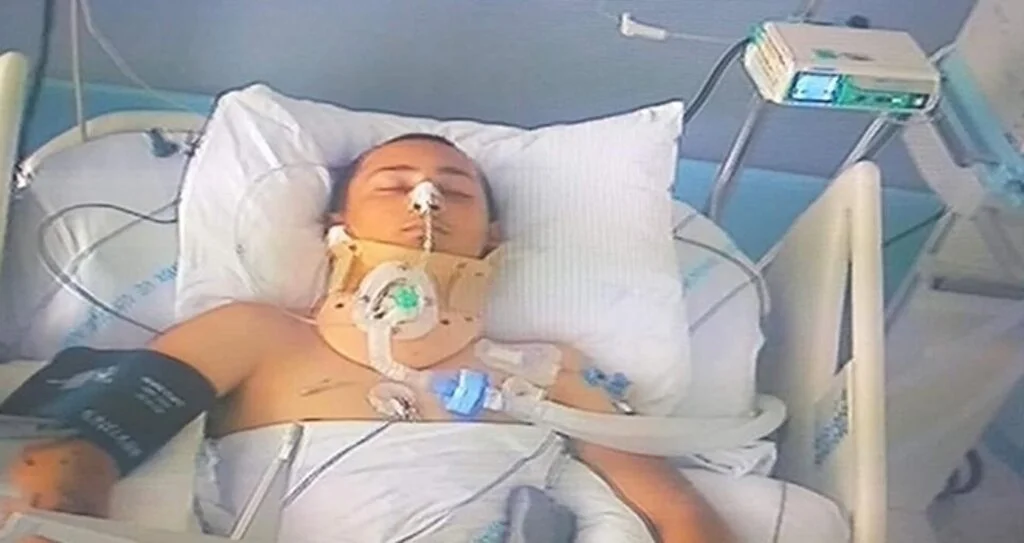 Motosiklet kazasında ağır yaralanan genç yaşam savaşı veriyor