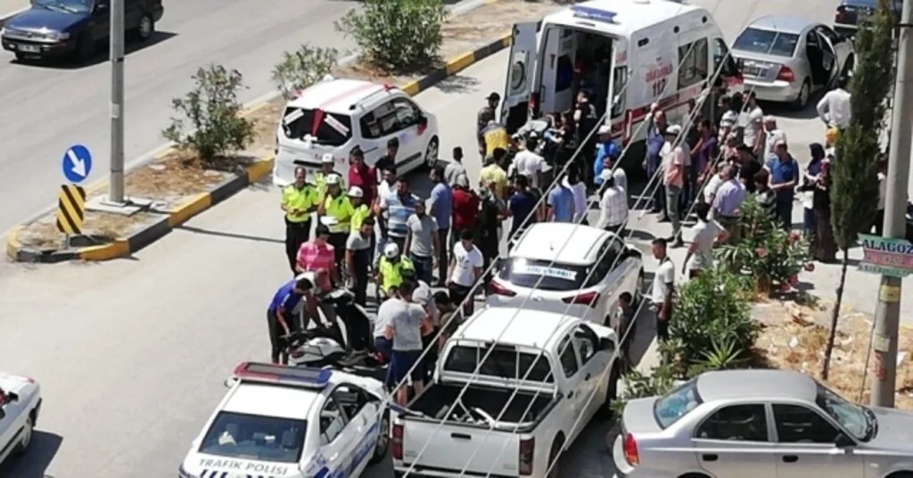 Motosikletler Kafa Kafaya Çarpıştı: 2 Yaralı