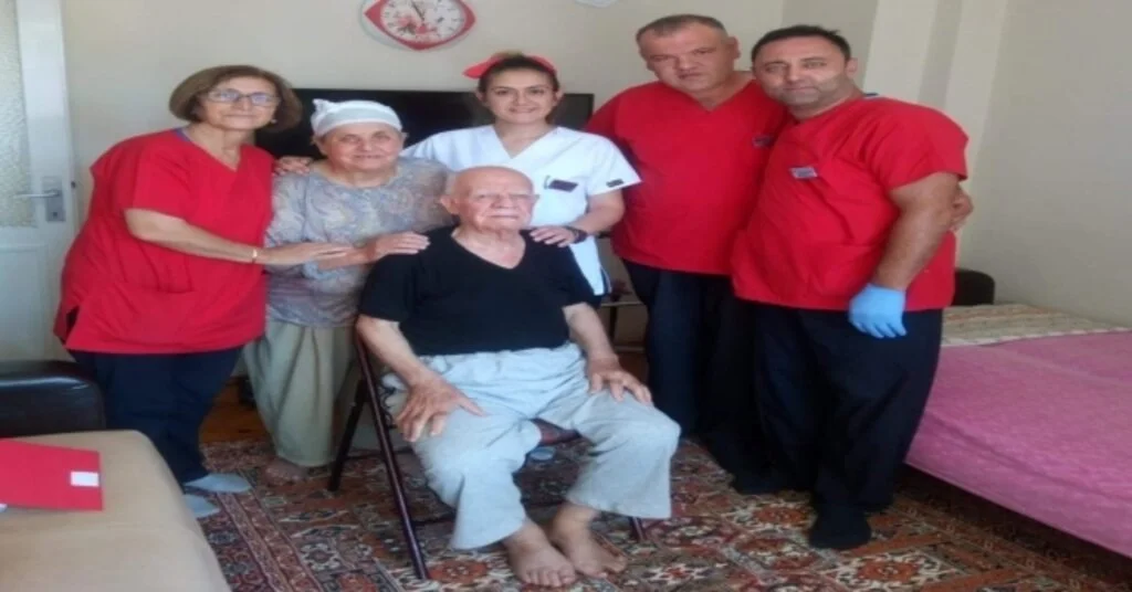 Nazillide Bayram Öncesi Engelli Ve Yaşlılar Unutulmadı