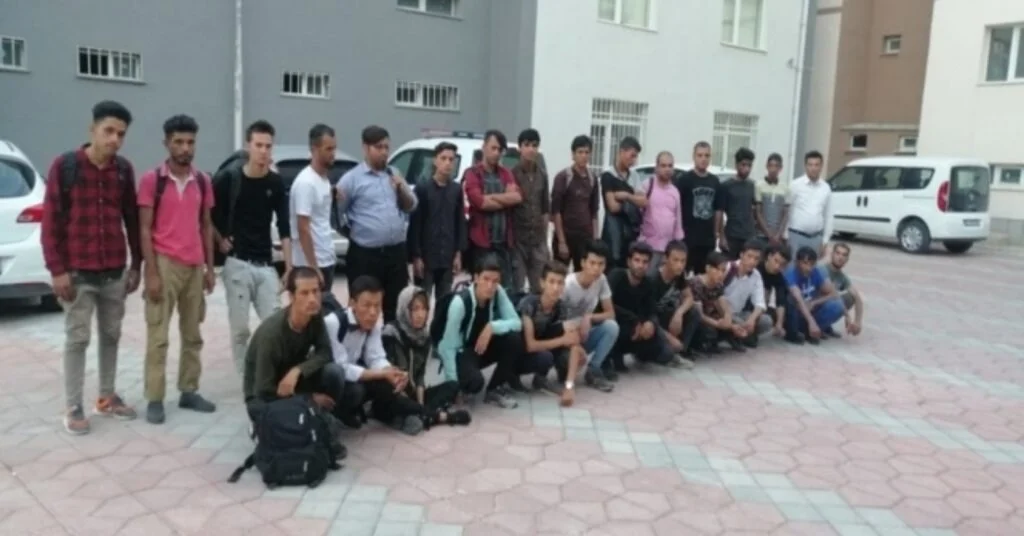Niğdede 28 Kaçak Göçmen Yakalandı