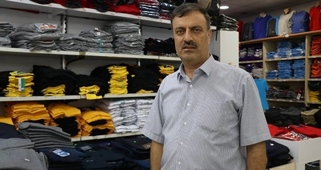 Okul Kıyafetlerine Zam Yapıldı Mı? Esnaf Rafları Erken Doldurdu