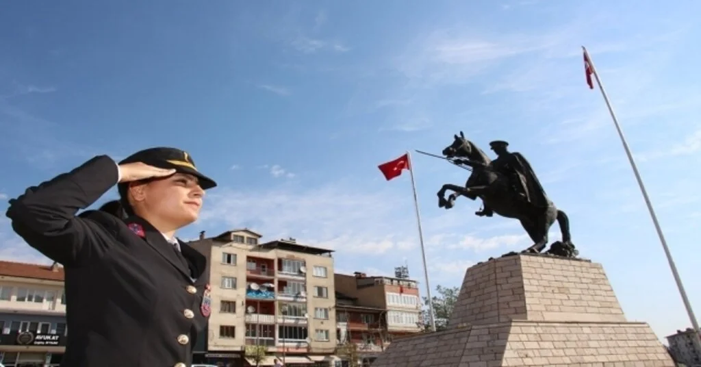Oltuda Zafer Bayramı Coşkusu