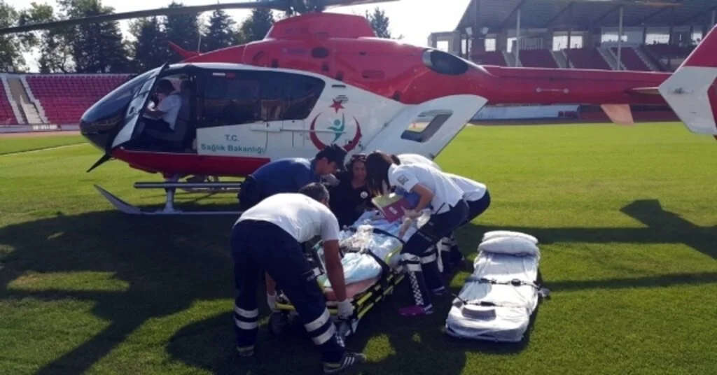 Otobüs Yangınından Etkilenen Hasta Helikopter Ambulans İle Eskişehire Sevk Edildi