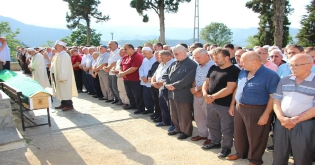 Otobüsteki Yangında Hayatını Kaybeden Sibel Akkaya Son Yolculuğuna Uğurlandı