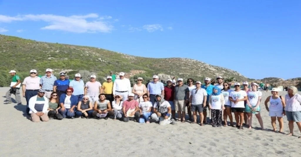 Pataradaki Temizlik Etkinliğinde 1985 Üretim Tarihli, 34 Yıllık Su Şişesi Dikkati Çekti