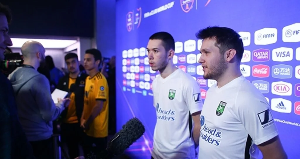 PUMA ve Futbolist Uluslararası Başarılar için Bir Arada