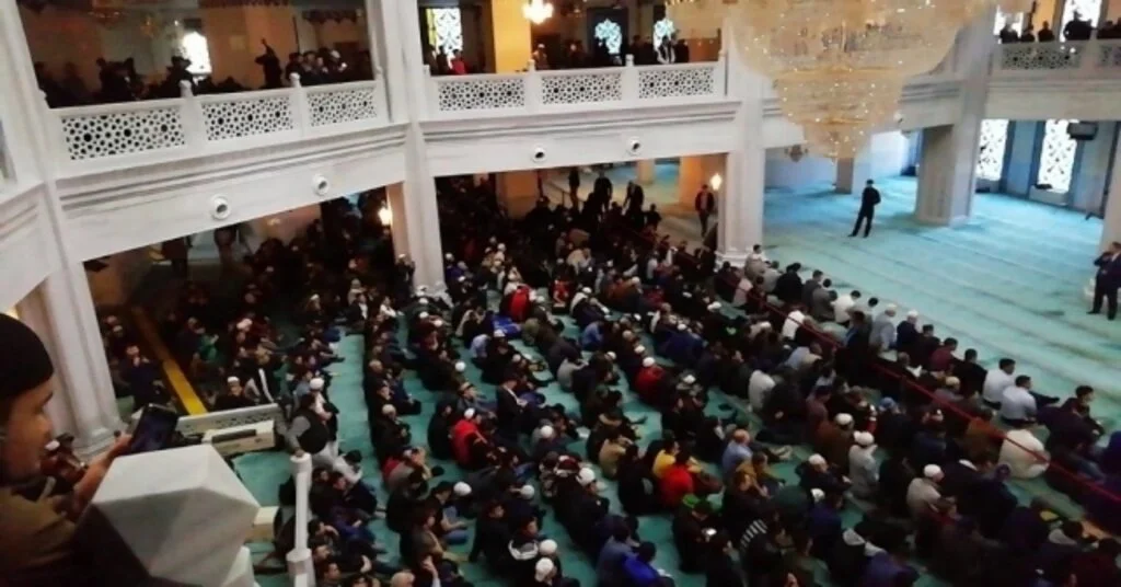 Rusyada Müslümanlar Kurban Bayramında Camilere Sığmadı