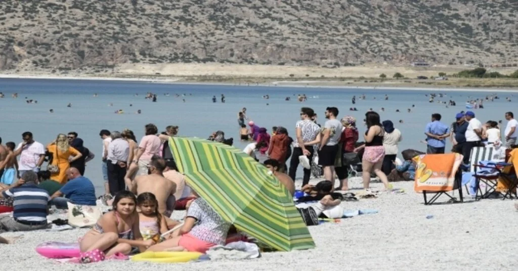 Salda Gölü, Bayramda 40 Bin Tatilci Ağırladı