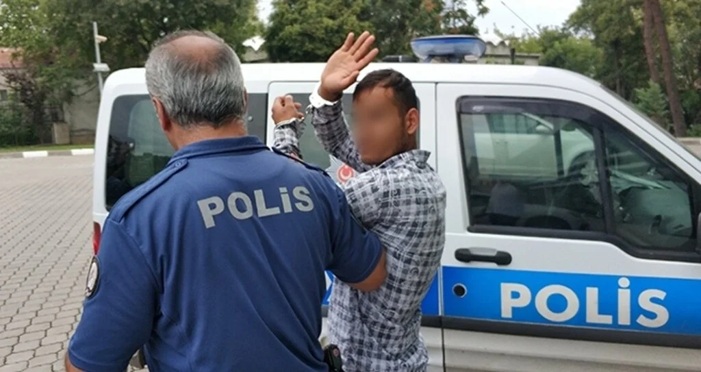Samsun'da Caminin avizelerini çaldı