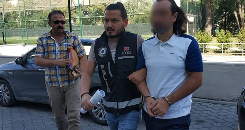 Samsun'da FETÖ'den aranan 2 kişi saklandıkları örgüt evlerinde yakalandı
