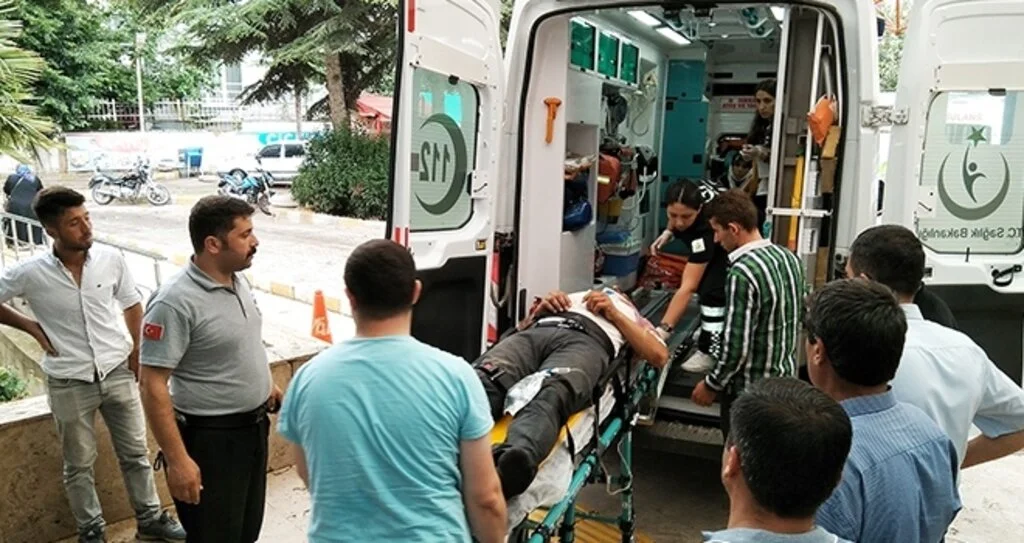 Samsun'da Kazazede ziyaretine gidenlerin kazası: 4 yaralı