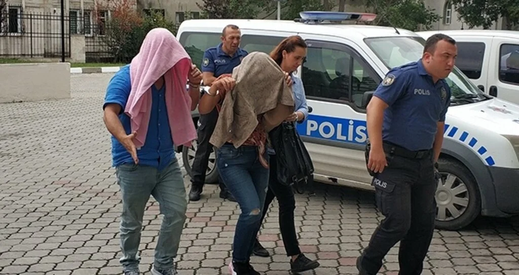 Samsun'da Mağazadan gözlük çalan 2 şahıs gözaltında