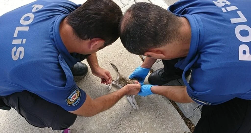 Samsun'da Polis memurlarından alkışlanacak hareket