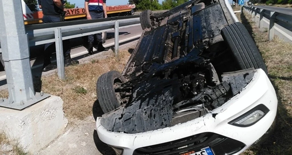 Samsun'da Takla atan otomobil refüje devrildi: 1 yaralı