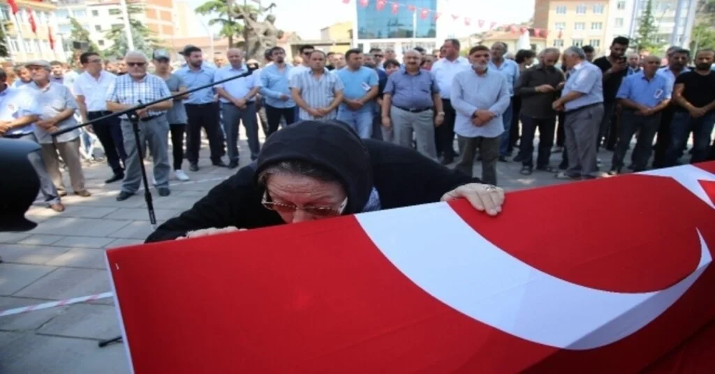 Şehit Polis Memuruna Son Görev