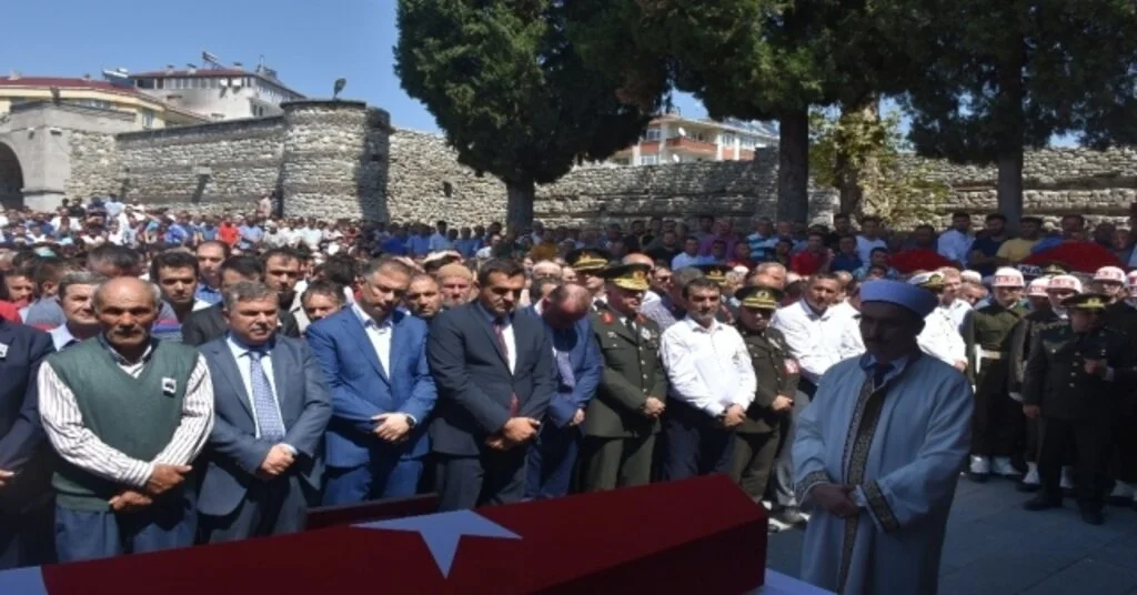Şehit Uzman Onbaşı İdris Gezer, Gözyaşları İle Toprağa Verildi