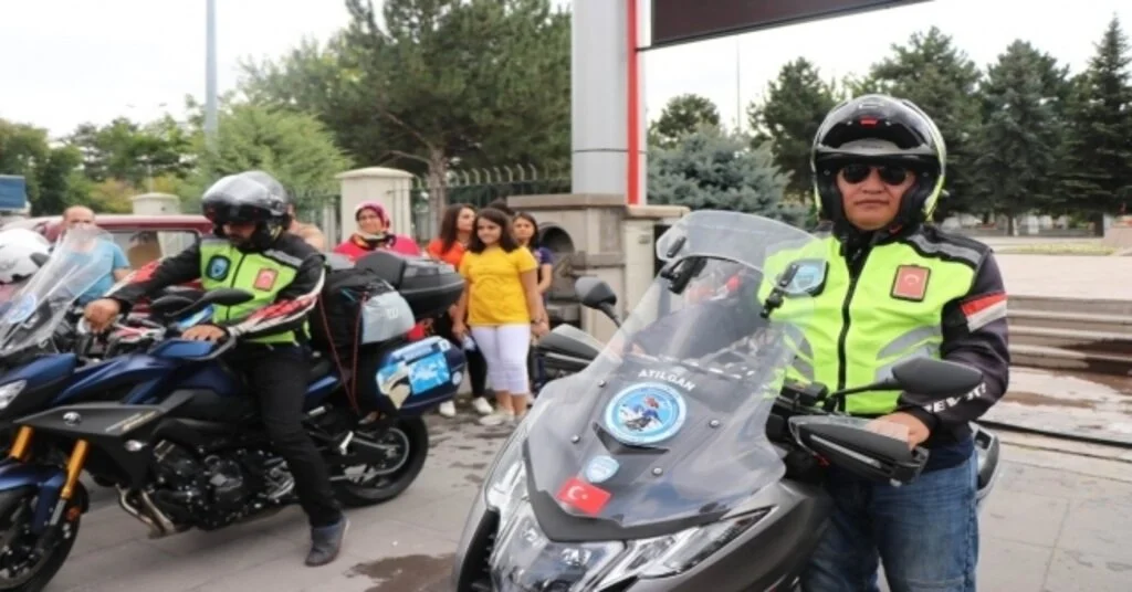 Şehitler İçin Farkındalık Oluşturmak İçin Motosikletleriyle Afrikaya Gittiler