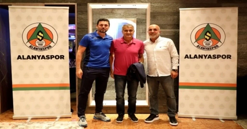 Şenol Güneş, Alanyaspor Kampını Ziyaret Etti