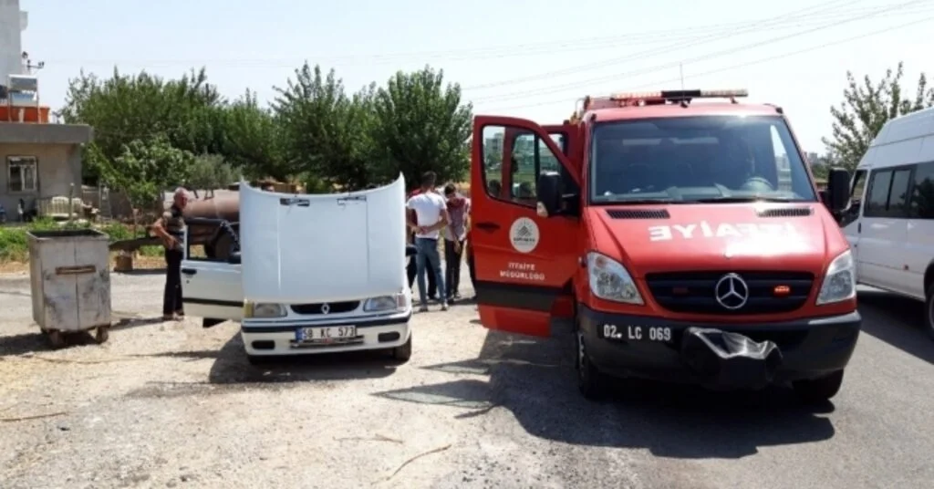 Seyir Halindeki Otomobil Alev Aldı