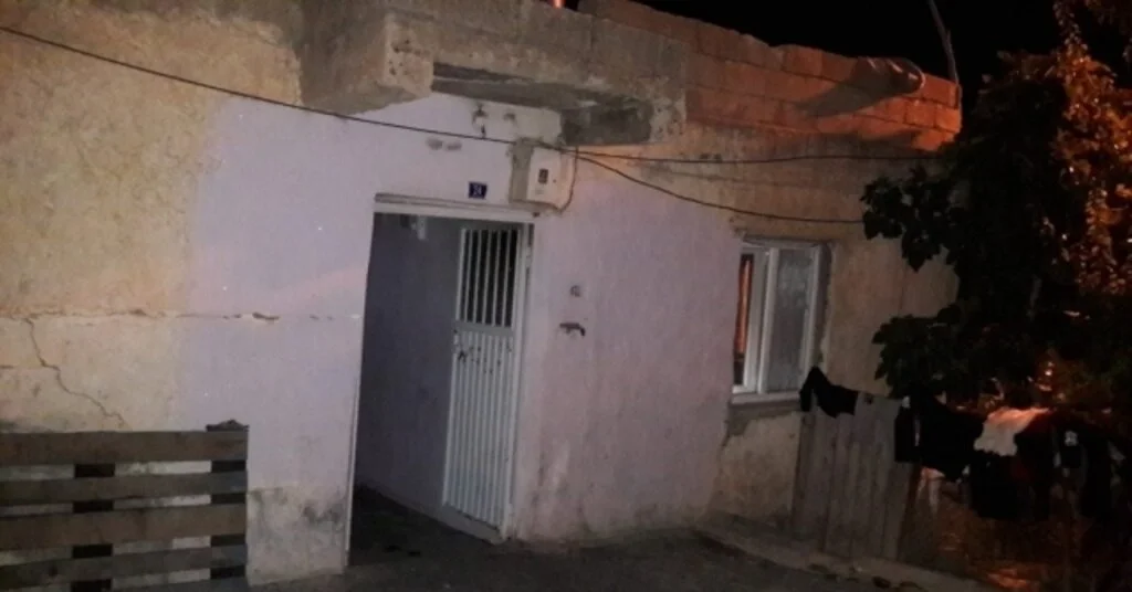 Siirtte Evi Yanan Aileye Valilik Yardım Eli Uzattı