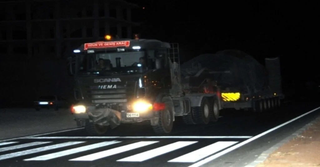 Sınırın Sıfır Noktasına Askeri Araç Sevkiyatı