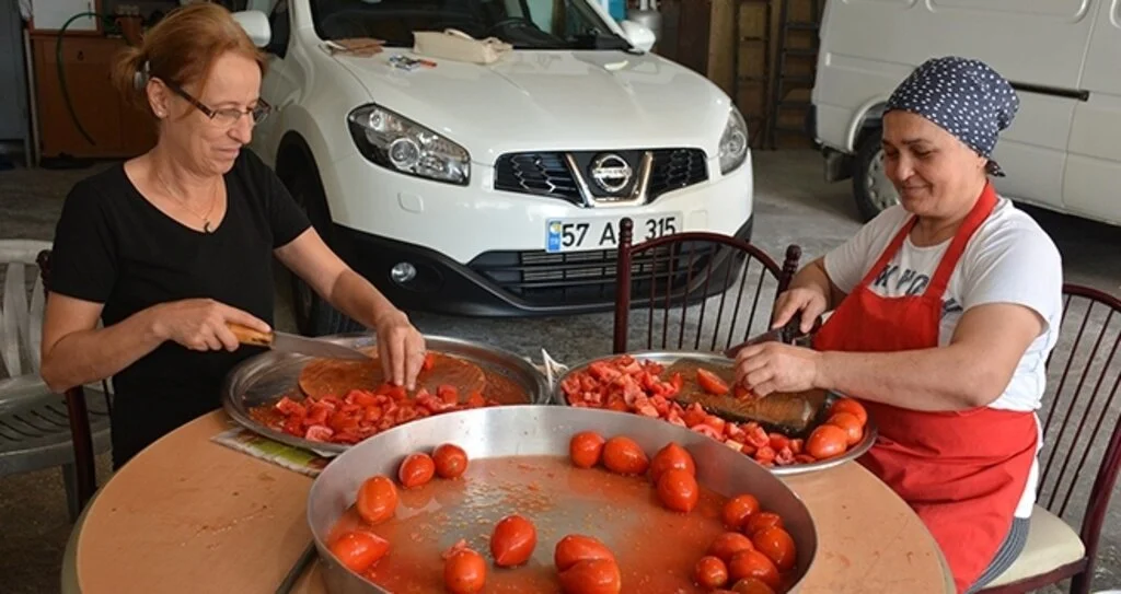 Sinop’ta domates salçası mesaisi başladı