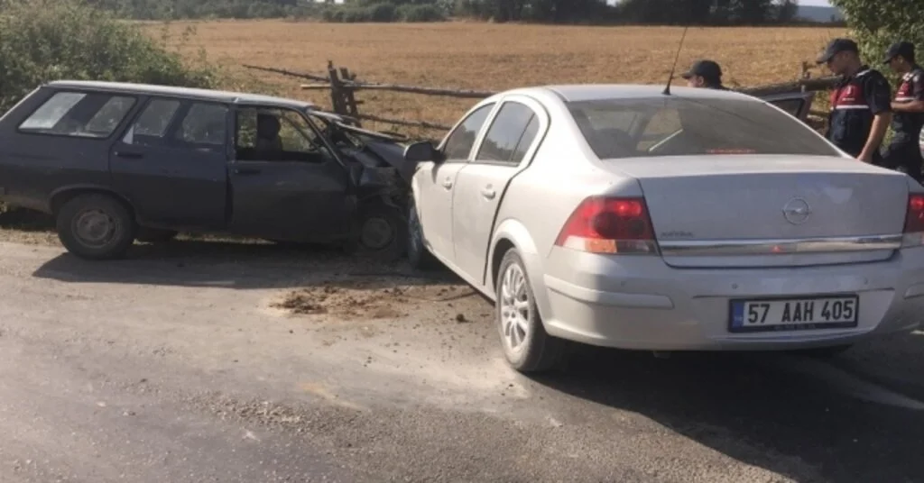 Sinopta Trafik Kazası: 6 Yaralı