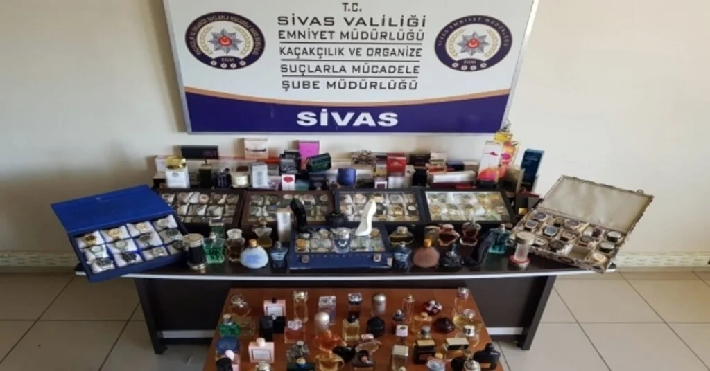Sivasta Çok Sayıda Kaçak Kol Saati Ve Parfüm Ele Geçirildi