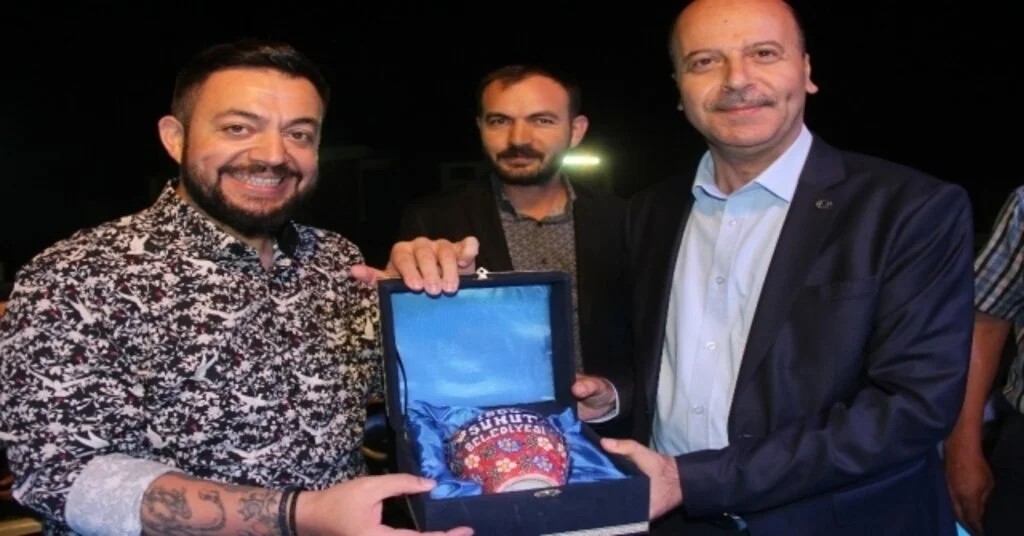 Şuhutta Zafer Haftası Etkinlikleri Hüseyin Kağıt Konseriyle Devam Etti
