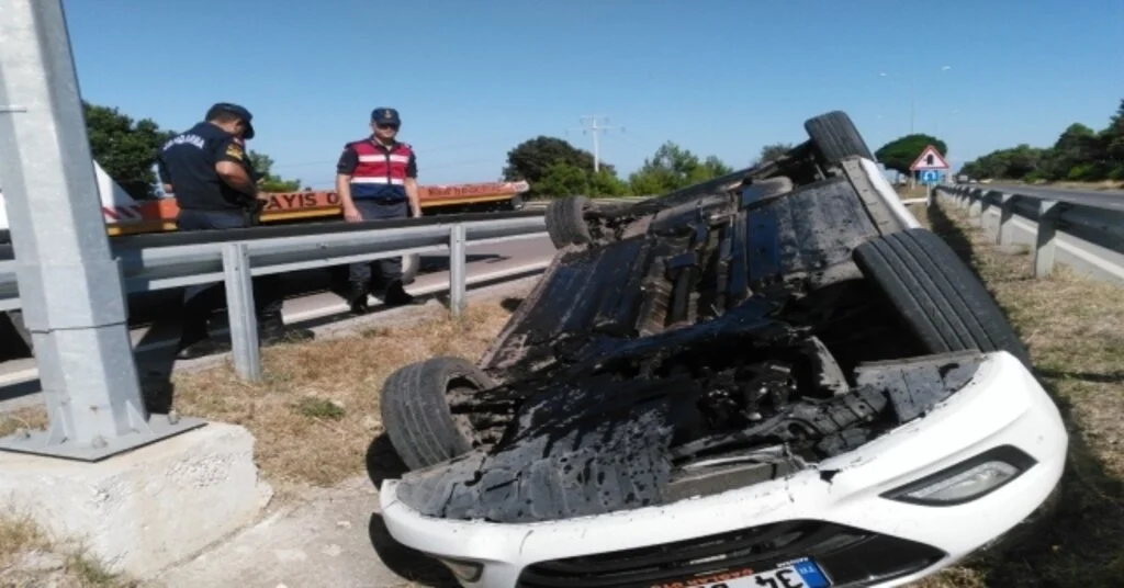 Takla Atan Otomobil Refüje Devrildi: 1 Yaralı