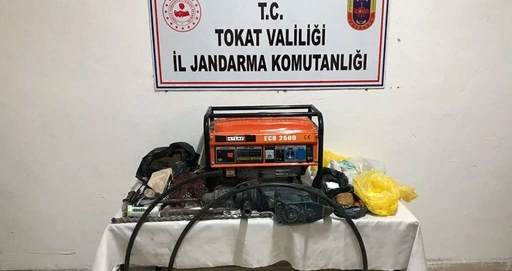 Tam teçhizatlı kazıcılar suçüstü yakalandı 