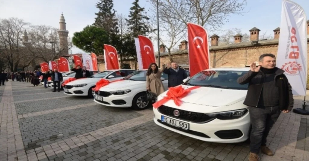 Tarihi Çarşıda Alışveriş Otomobil Sahibi Yapıyor