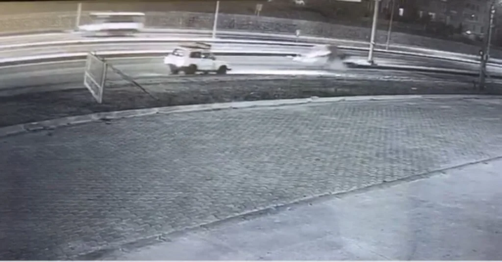 Tekirdağda 2 Kişinin Yaralandığı Kaza Kamerada