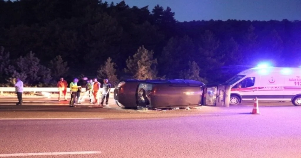 Tem Otoyolunda Devrilen Araç Tankere Çarptı: 6 Yaralı